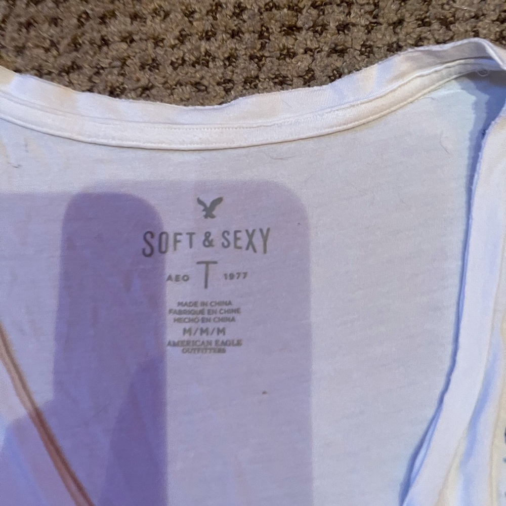 American Eagle Embroidered Flower T-Shirt Low Cut
